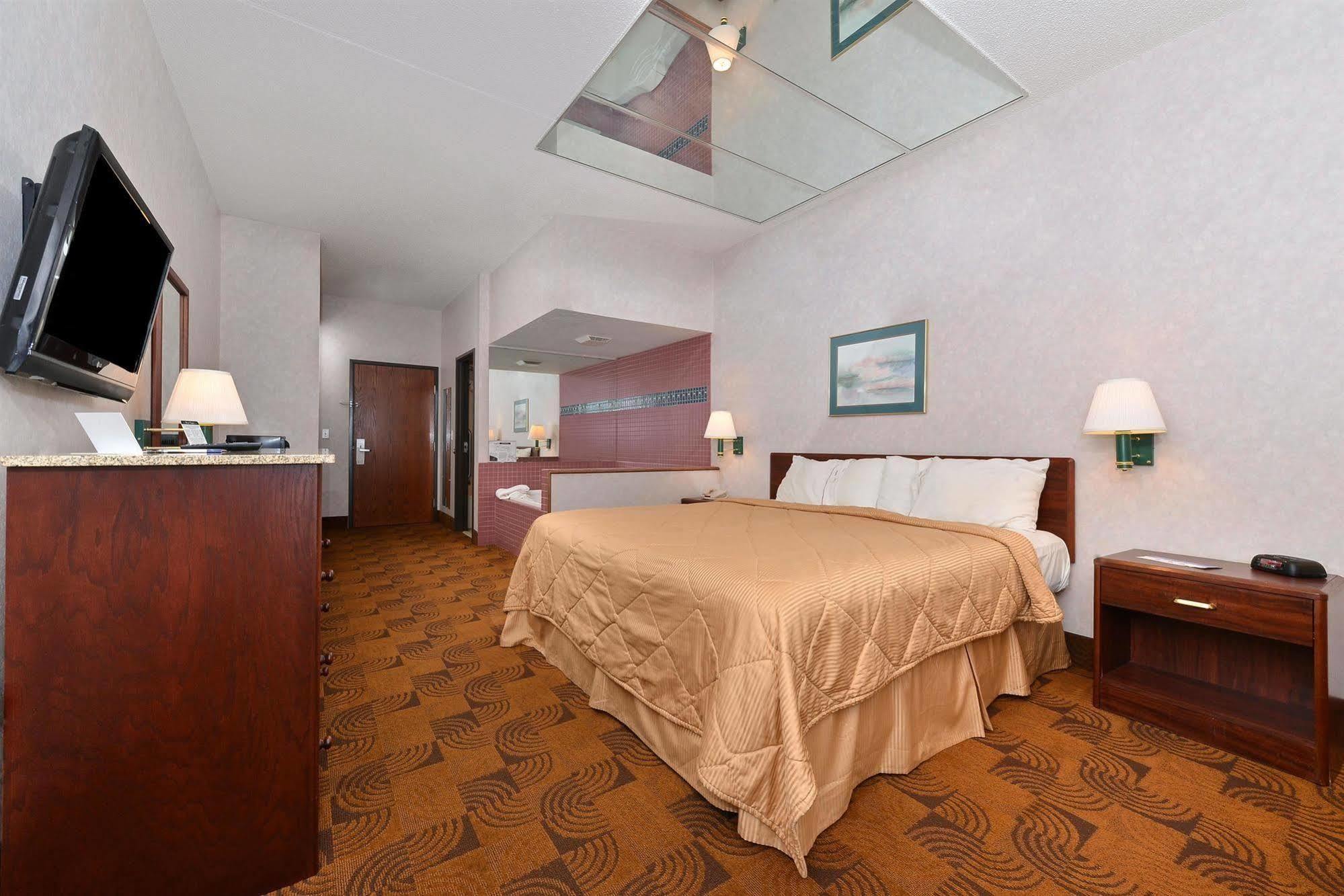 Quality Inn & Suites Mount Vernon Buitenkant foto
